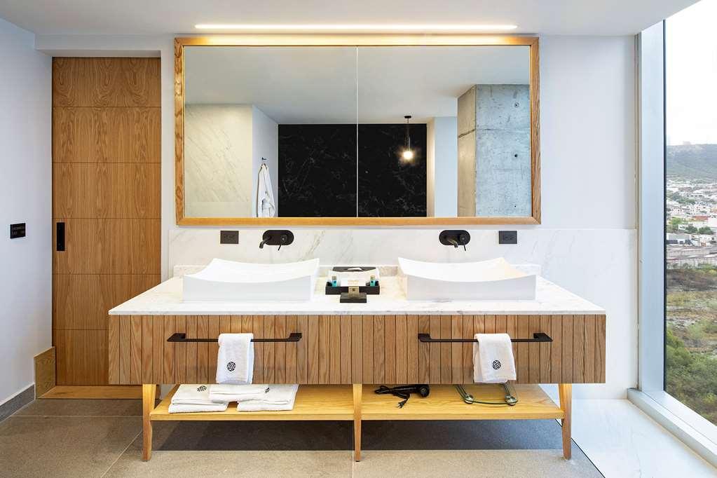 Galeria Plaza Monterrey Hotel Luaran gambar Bathroom